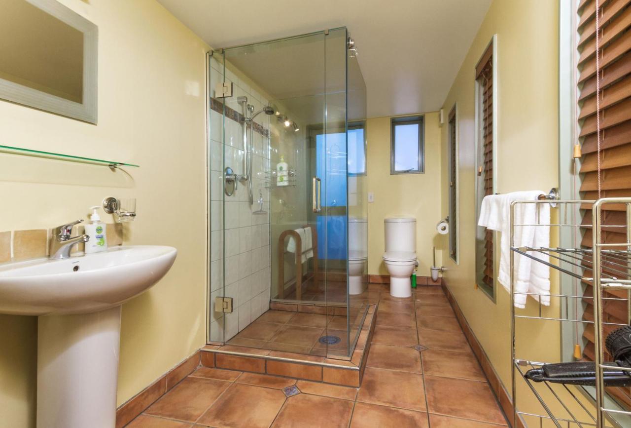 Harbour View - One Apartment Nelson Bagian luar foto